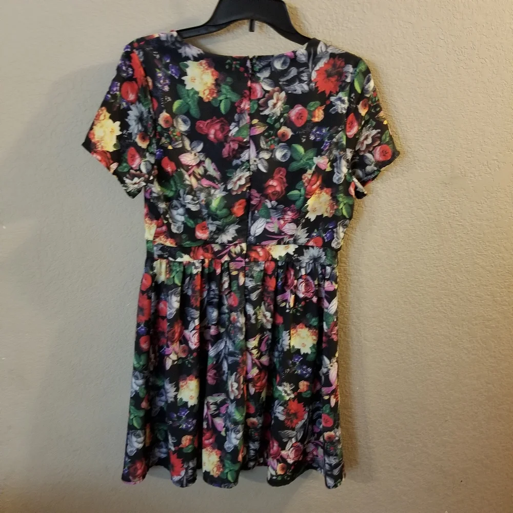 Romeo & Juliet Couture Women's Black Floral Print Short Sleeve Dress Size Medium